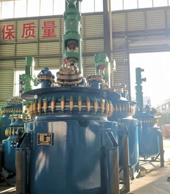 Реактор с нестандартной крышкой