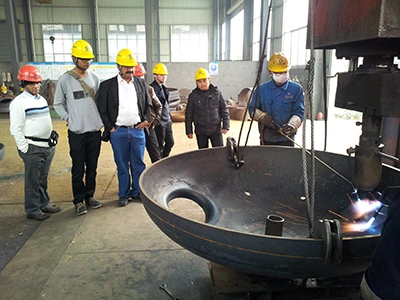 Индийские клиенты посещают наши цеха